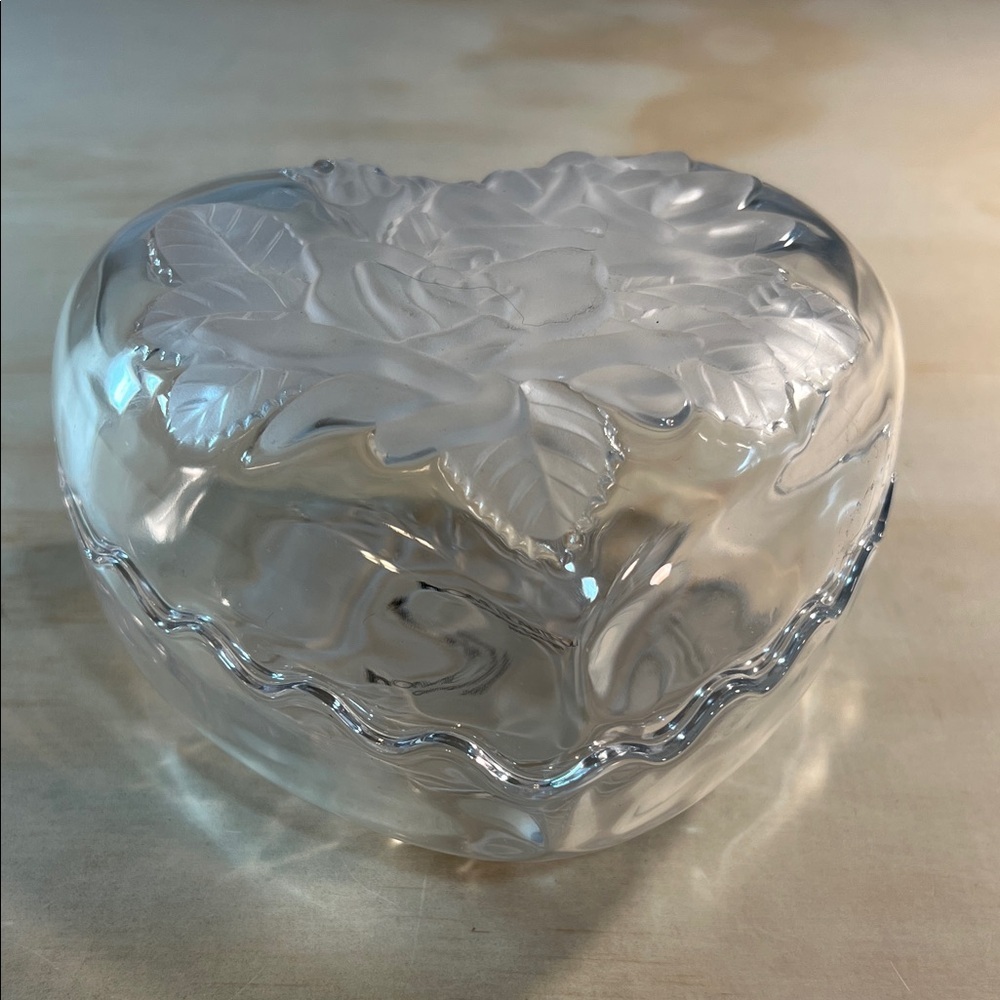 Elegant Clear Glass Heart-Shaped Etched Glass Container